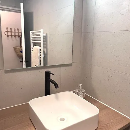 アパート Cocon Renove Avec Mezzanine Au Coeur De